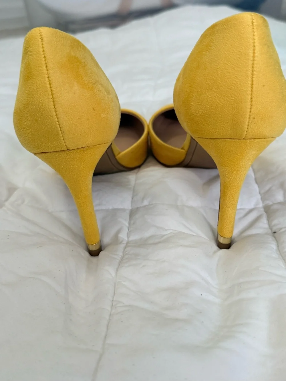 Kelly & Katie Yellow Pointed-Toe Suede Pumps with Mid Heel
